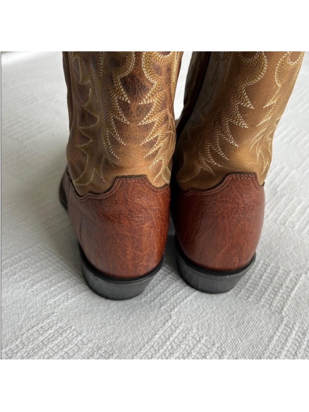Tony Lama Cognac Leather Cowboy boots
Round toe
size 9.5 - Picture 6 of 10